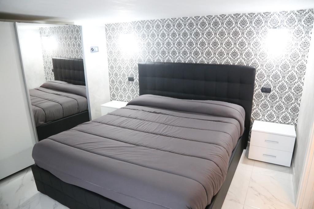 Casa Vacanze Sannazzaro 70 Napels Buitenkant foto